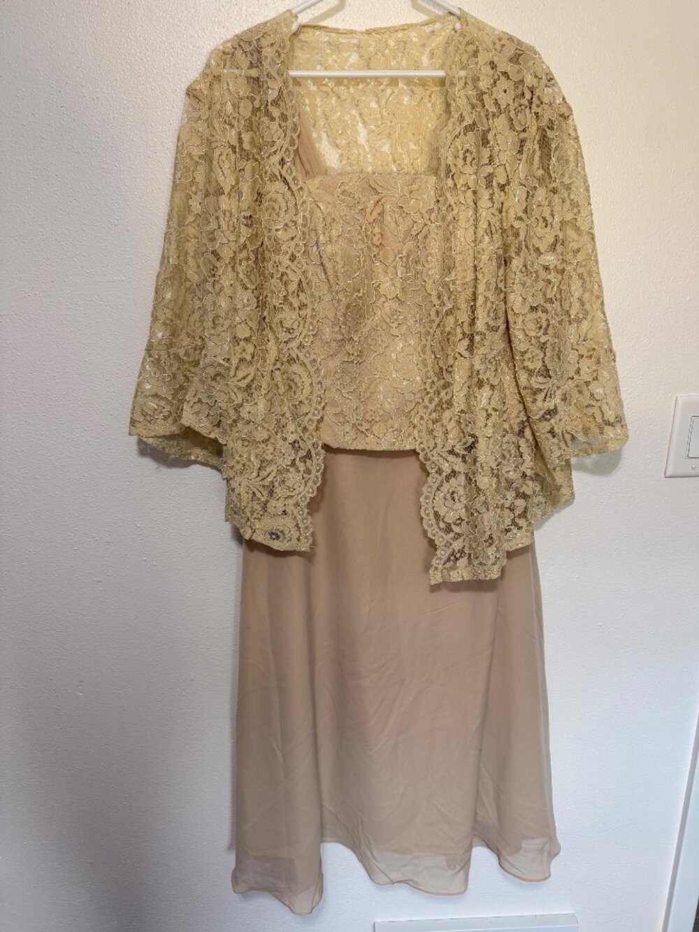 Gown Gallery NWT Formal/Wedding Dress Beige Tank with Lace Jacket 16W